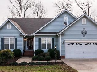 3155 Poplar View Pl, Chester, VA 23831