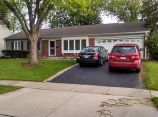 1327 Allison Ln, Schaumburg, IL 60194