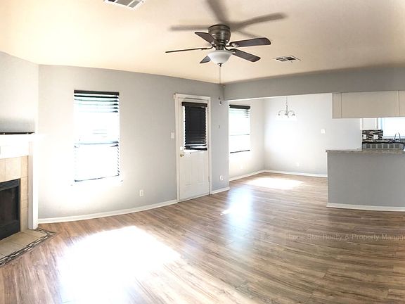 3rd image of 1910 Fleetwood Dr