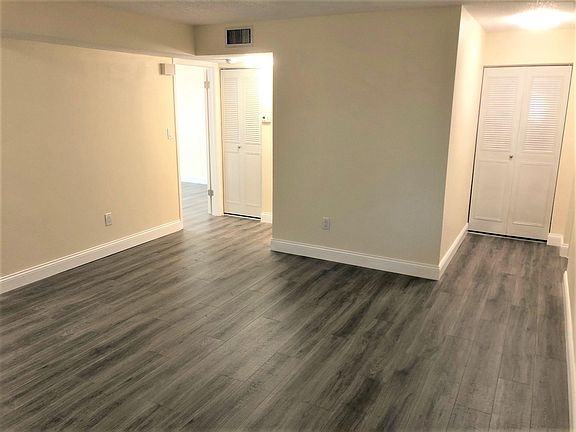 5th image of 150 41st Ave N APT 109