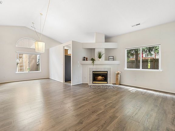4th image of 8417 NE 16th St