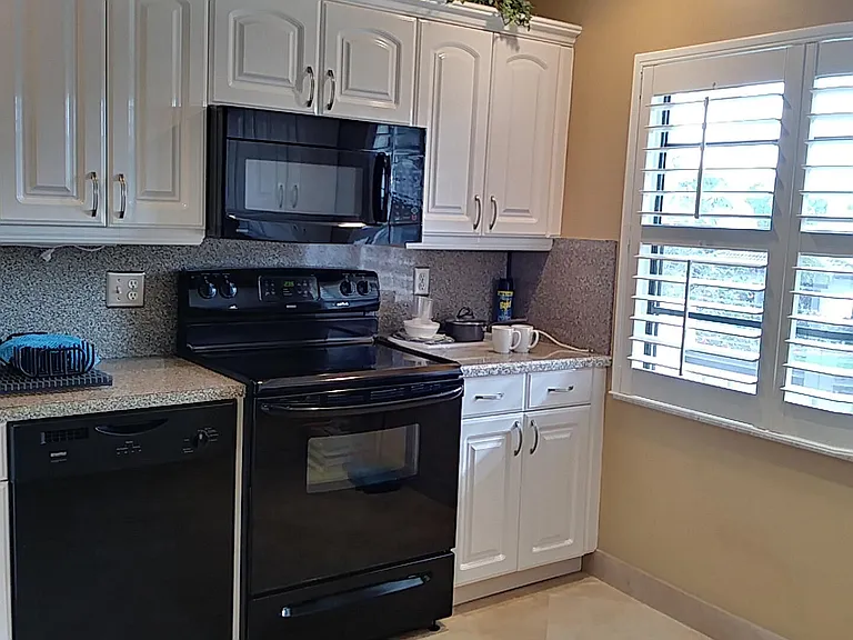 8045 Eastlake Dr #1G — Photo 6
