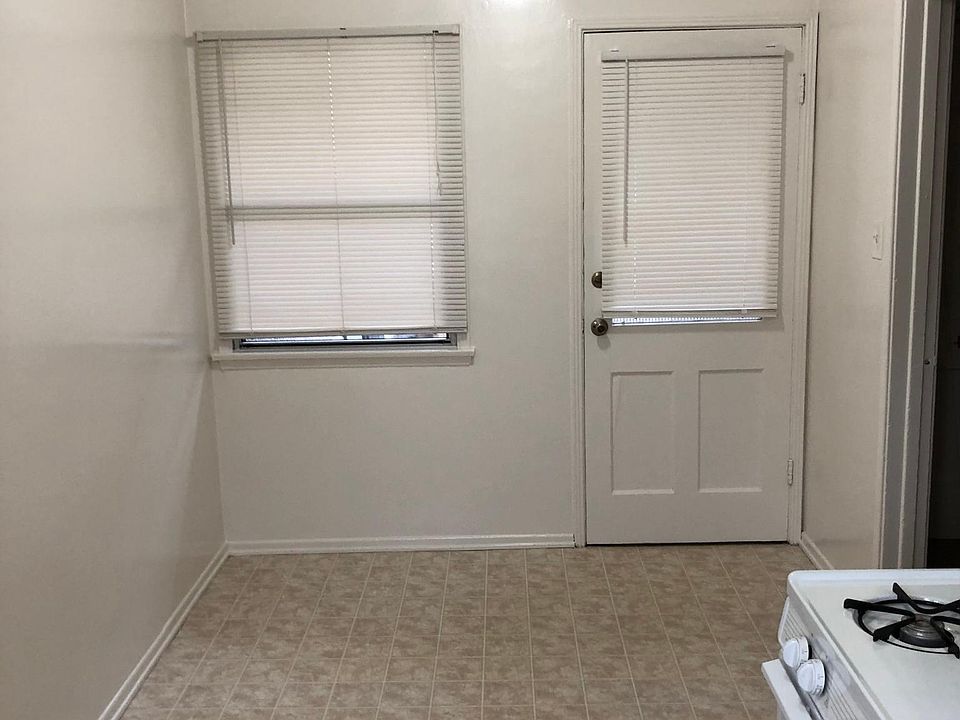 2nd image of 4750 N Lakewood Blvd APT F