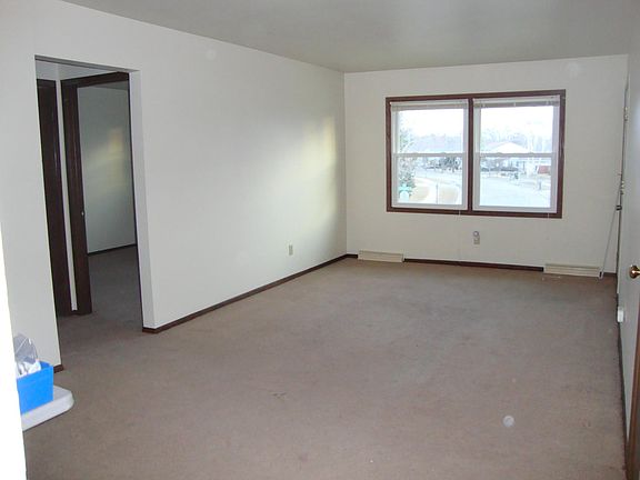 5th image of 1300 E Kilbourn Ave APT 2