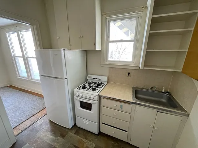315 E Main St #7 — Photo 1
