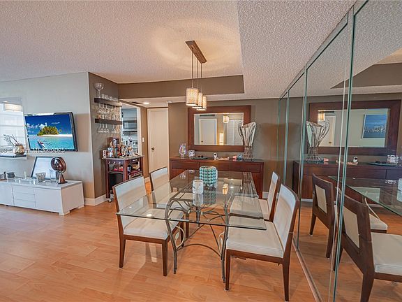 2nd image of 301 174th St APT 401