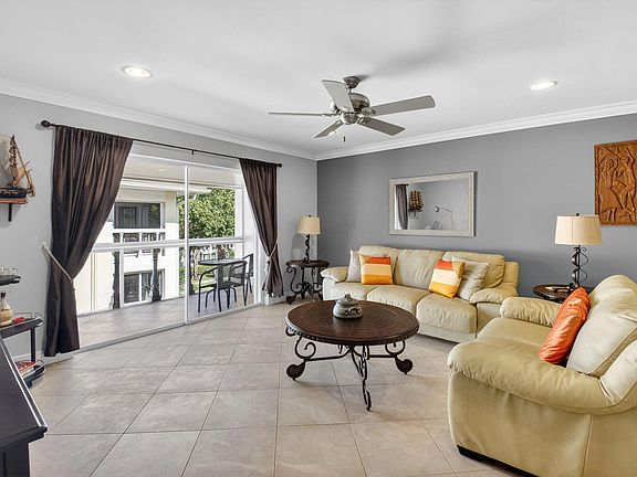 5th image of 80 Venetian Drive #307s