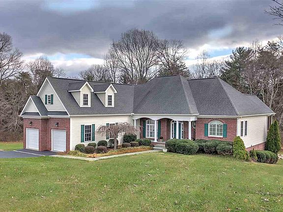 2nd image of 286 Willow Creek Dr