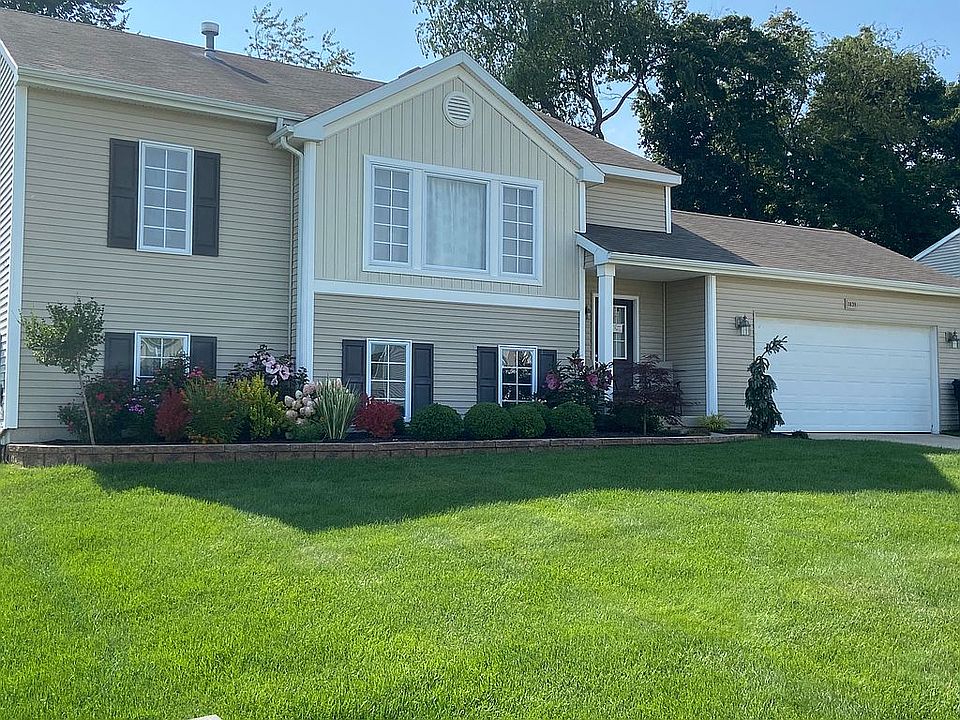 1st image of 1639 Wales Dr SE