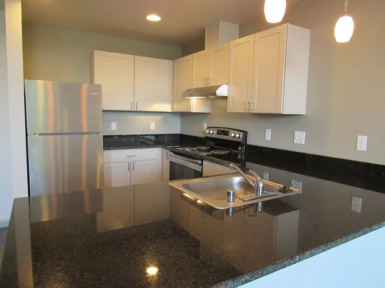 321 Legion Way SE — Photo 6