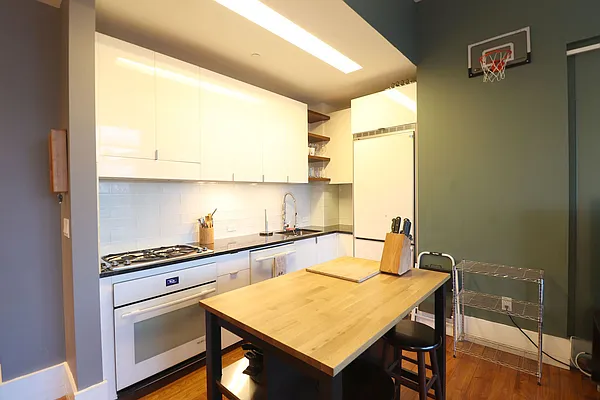 Rented by Nest Seekers International | media 35