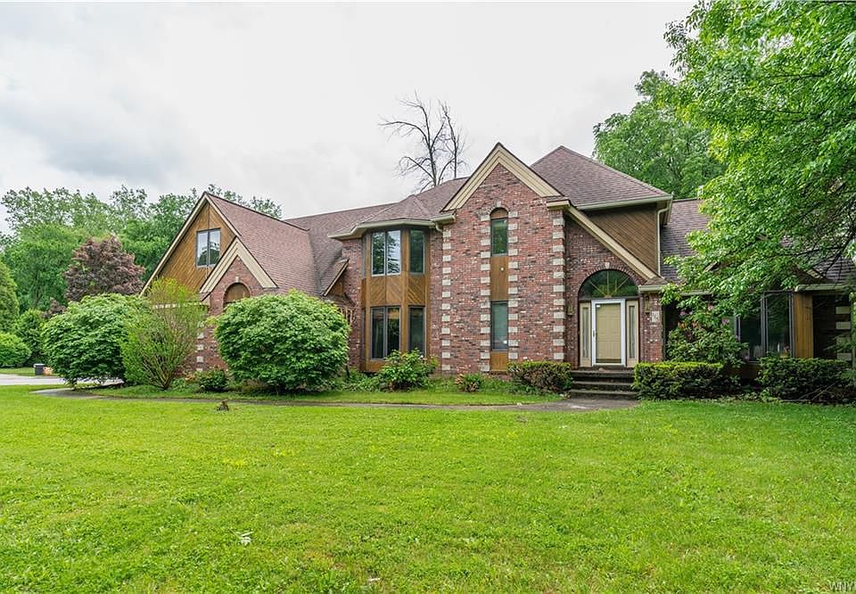 1st image of 115 Radcliffe Dr