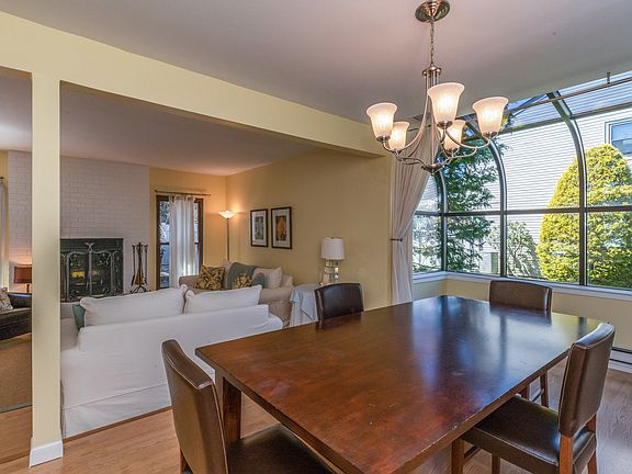 4th image of 50 Hubbard Ln Unit 31