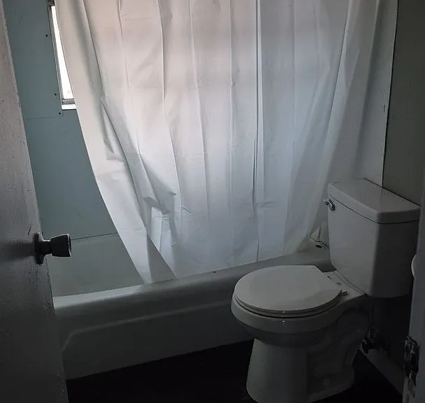 307 W Thomas Ct — Photo 2