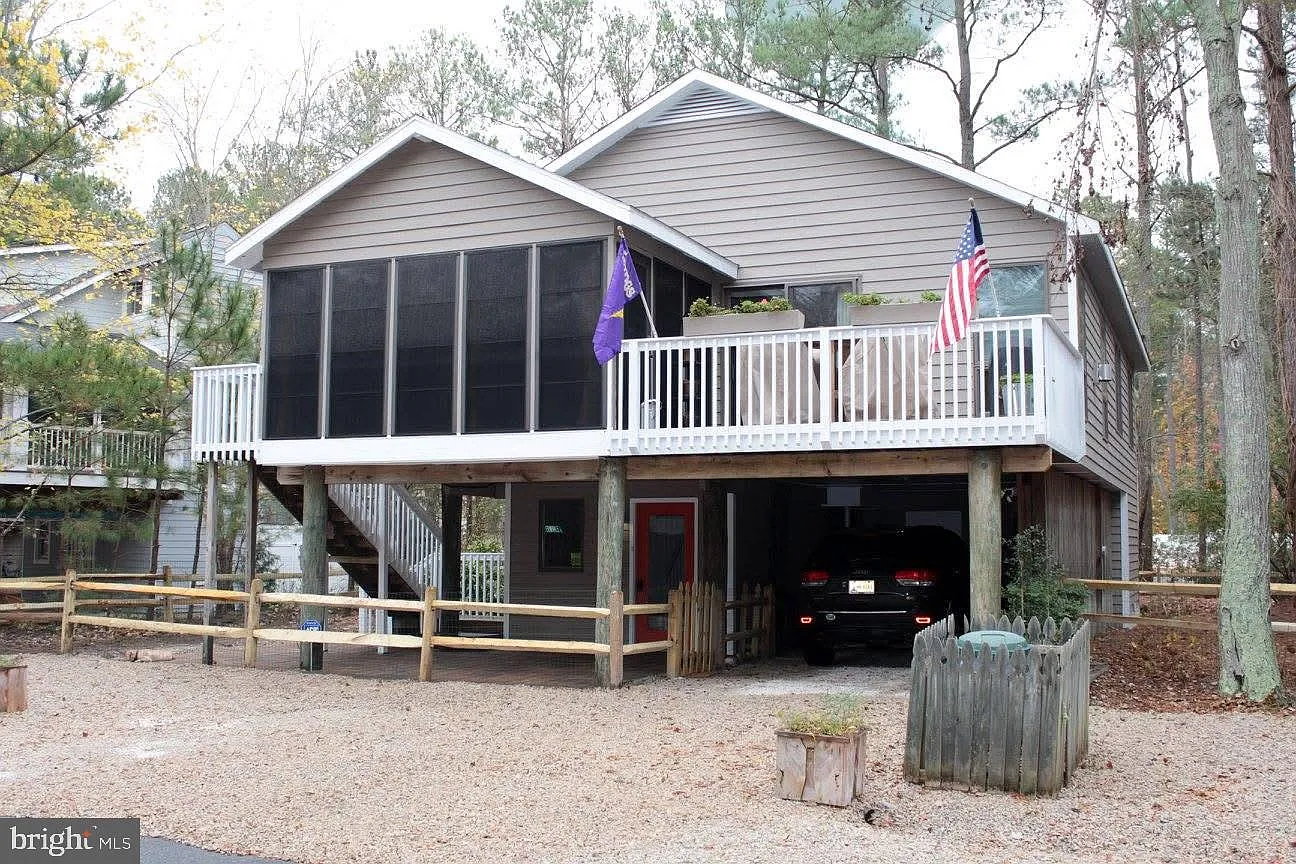 3 bed, 2.0 bath, 1700 sqft, $2,500 — Photo 1