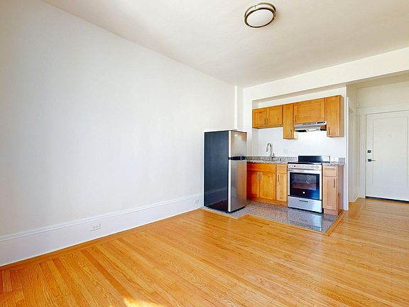 2nd image of 1060 Bush St APT 408