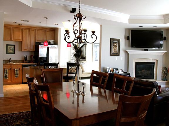 5th image of 1827 N Grant St Unit 401