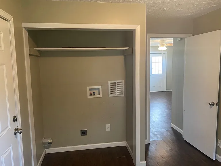 402 Corby Bridge Rd — Photo 18