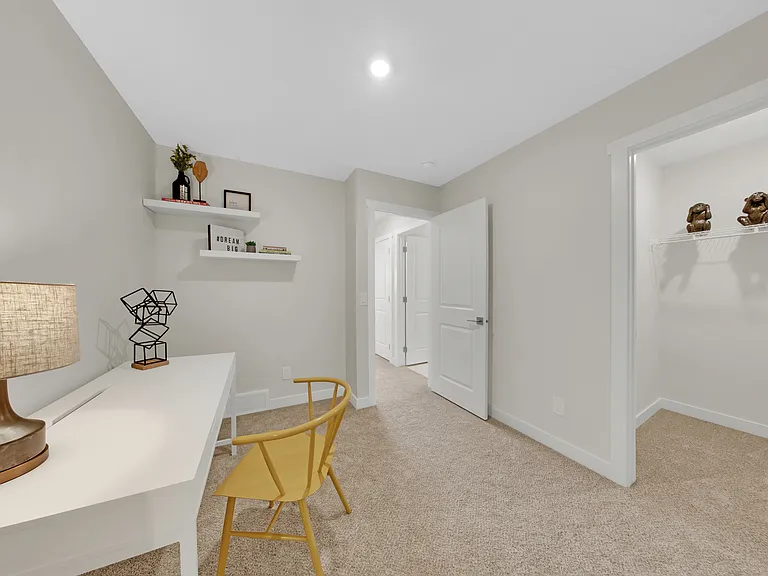 110 Baltzan Blvd — Photo 38