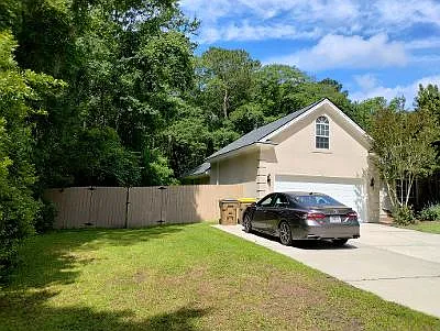 496 Harbour Ln — Photo 3