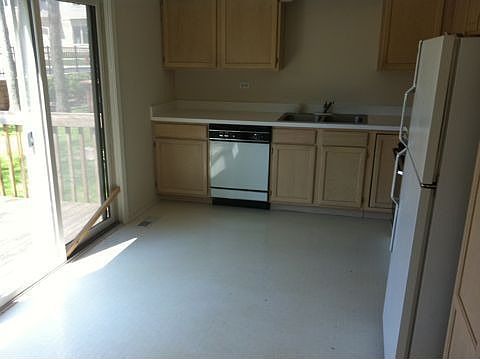 4th image of 214 Thomas Dr
