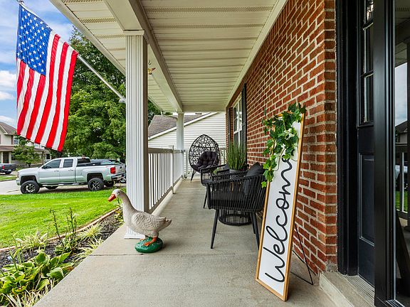 5th image of 128 Wilderness Cove Ln