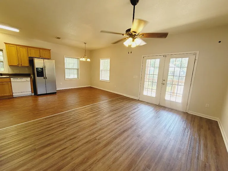 2770 Weaver Dr — Photo 3