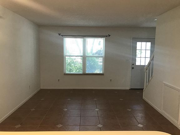 4th image of 615 Bowers Ct #1