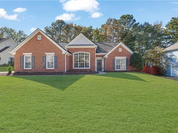 3180 Goldmist Dr, Buford, GA 30519