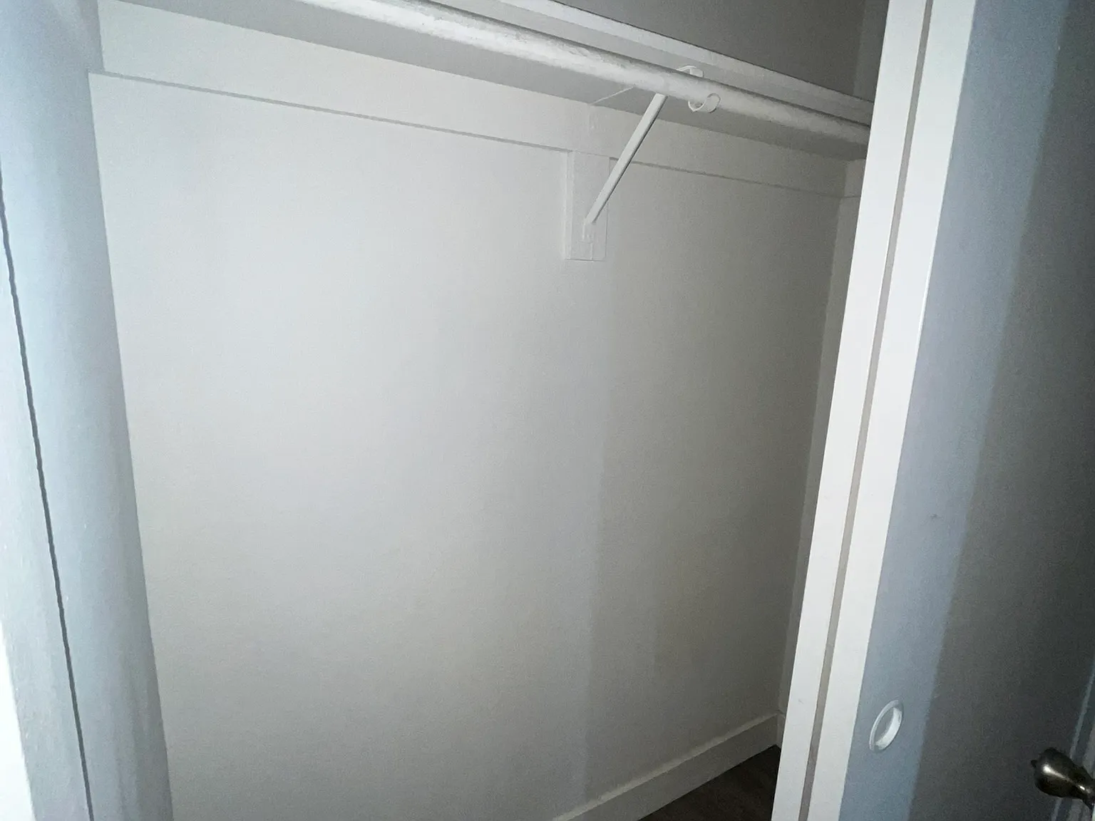 2 bed, 1200 sqft, $2,295 — Photo 3
