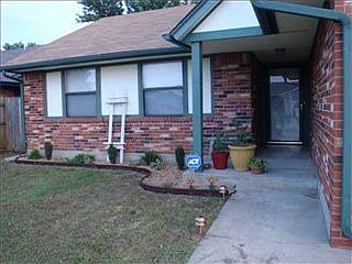 2nd image of 100 SW 141st St