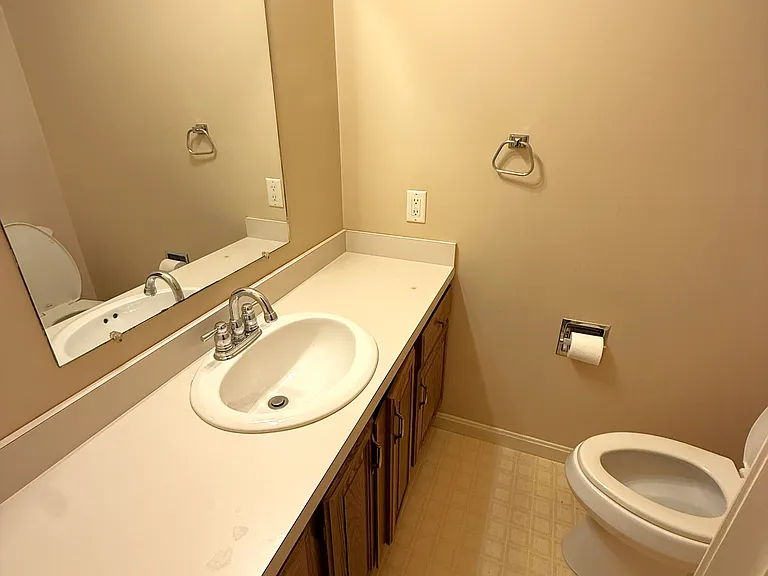 5446 Oxford Dr — Photo 4