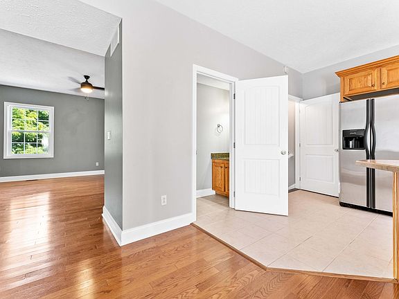 4th image of 1014 W Canyon Dr