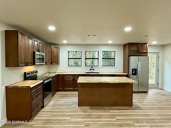 2nd image of 10031 Wildwood Ln
