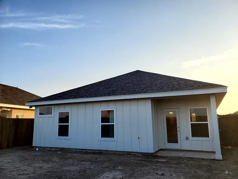 2036 Grove Ln — Photo 12