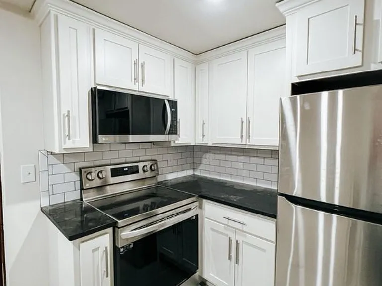 1201 N Central St #3 — Photo 1