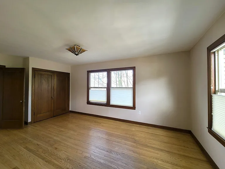 956 10th Ave E #302 — Photo 9