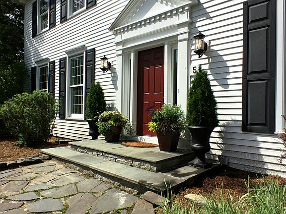 3rd image of 5 Fairfield Dr