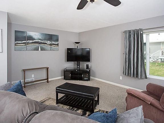 3rd image of 3642 Broadwater Ave