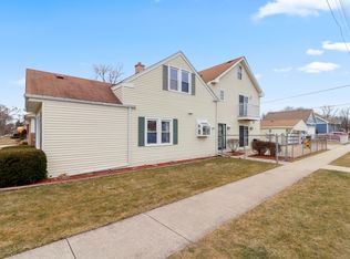 9100 Bartlett Ave, Brookfield, IL 60513