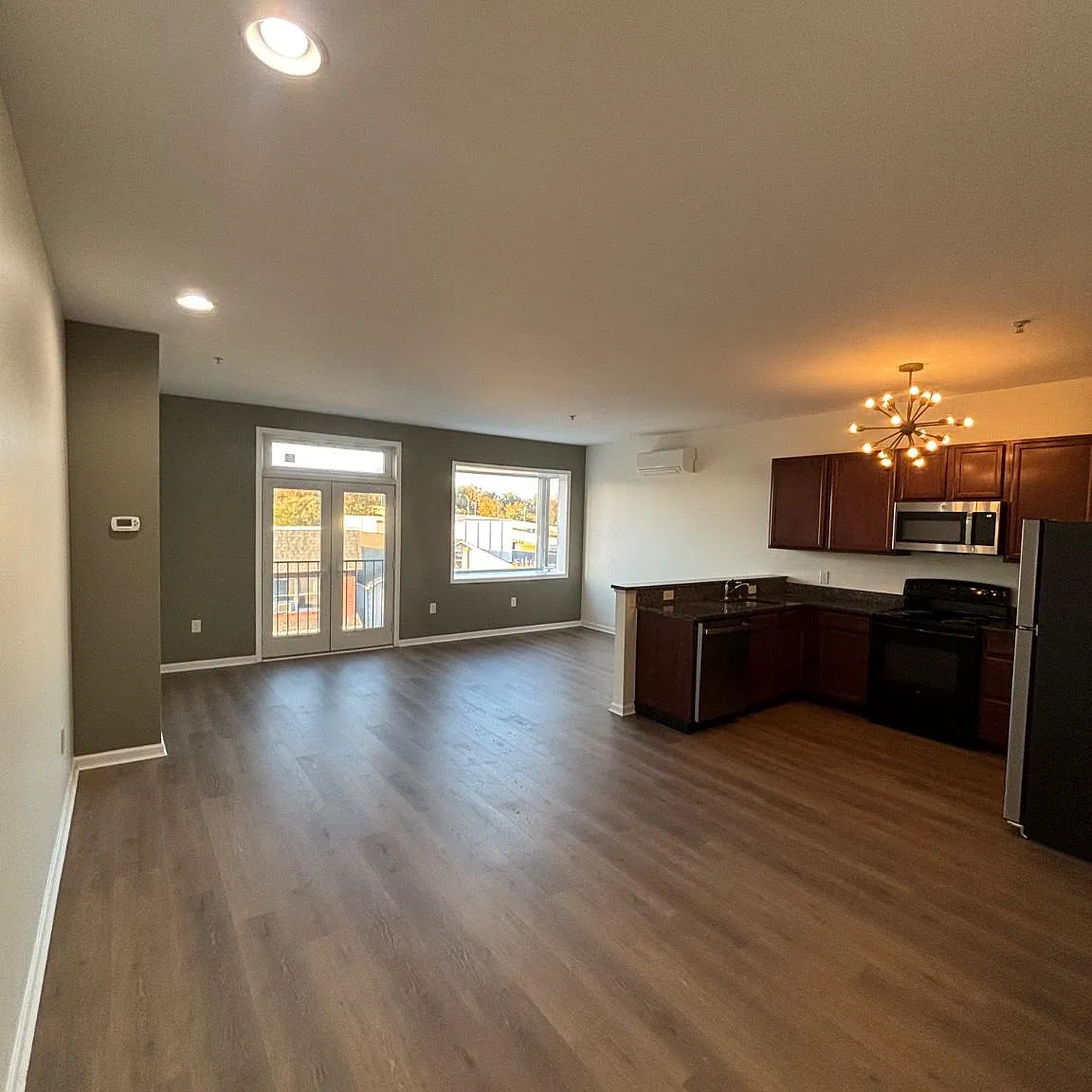 2 bed, 1.0 bath, 856 sqft, $2,525 — Photo 1