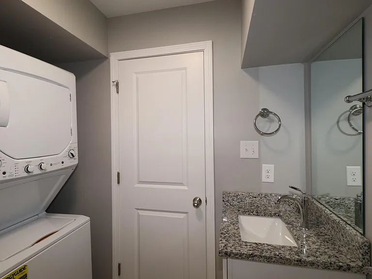 203 S 1st St #209 — Photo 9