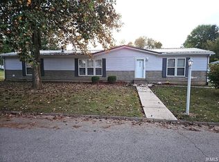 610 S 3rd St, Dugger, IN 47848