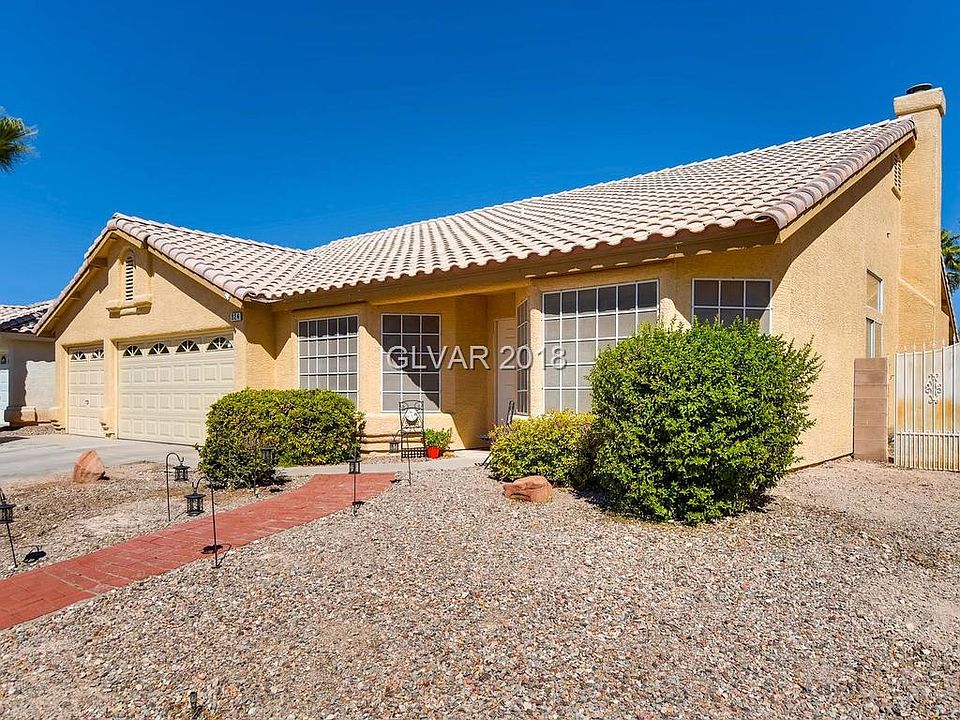1st image of 924 Royal Moon Ave