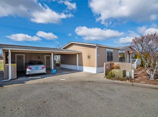 100 Whispering Willow Dr, Grants Pass, OR 97527