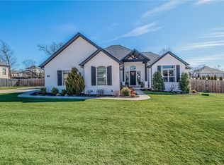 617 Oriole Dr, Springdale, AR 72762