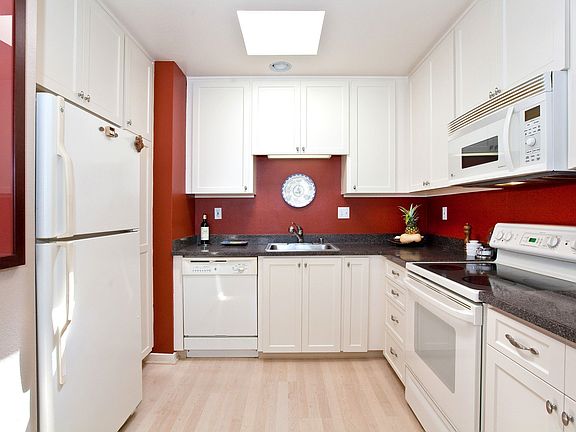 4th image of 33 Vandewater St APT 301