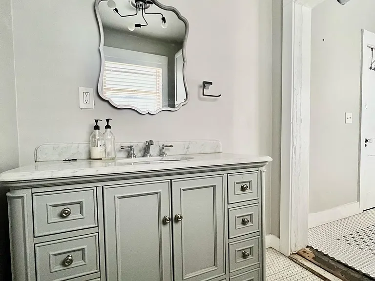 220 W Latimer St #A — Photo 7