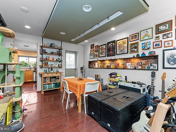 5th image of 2658 Tulip St