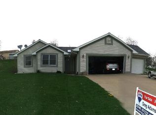 10363 Dixie Dr, Dubuque, IA 52001